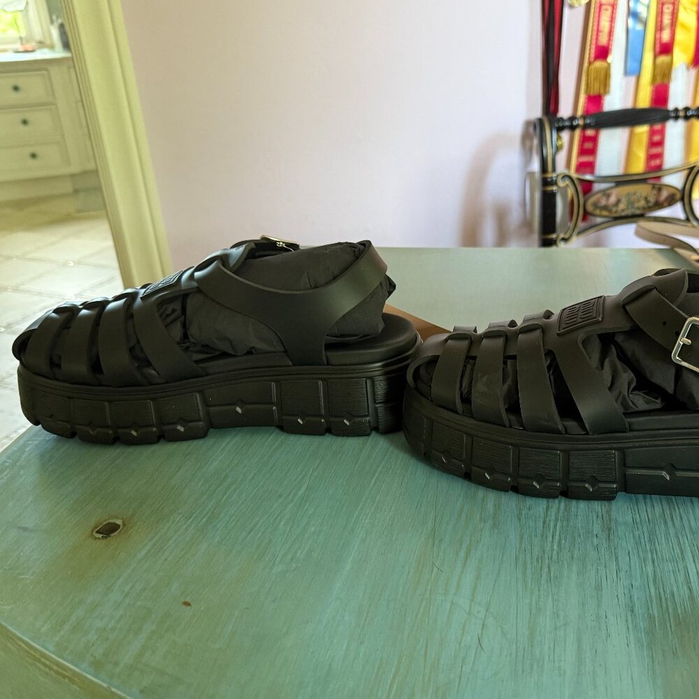 Miu Miu Black Platform Fisherman Sandals New w/o box Size 40 - Picture 4 of 9